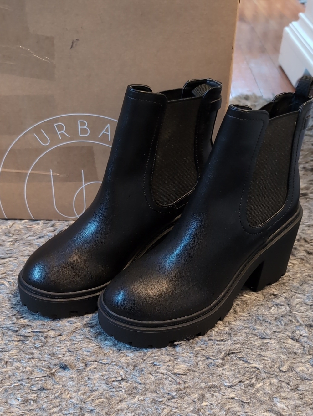 Urban Outfitters Black Chunky Chelsea Platform Boots